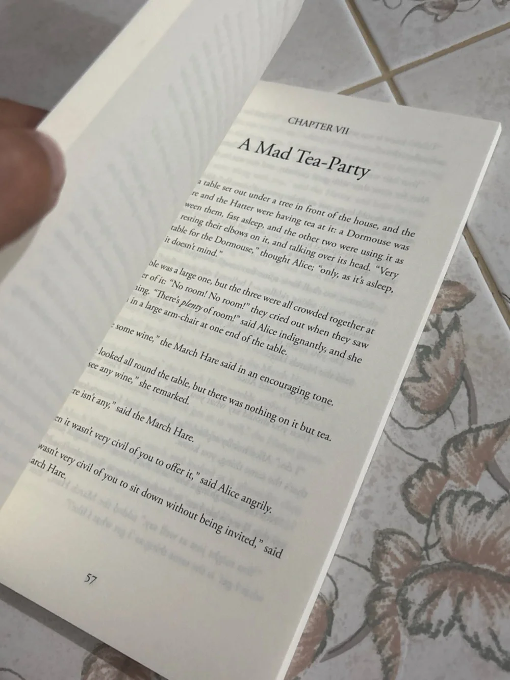 Alice's Adventures in Wonderland - Purple Cover